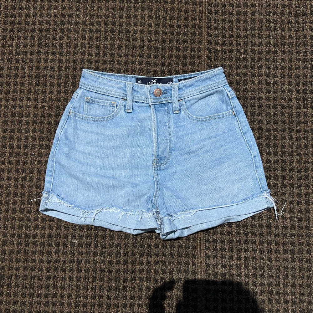 Hollister Ultra High Rise Mom Shorts